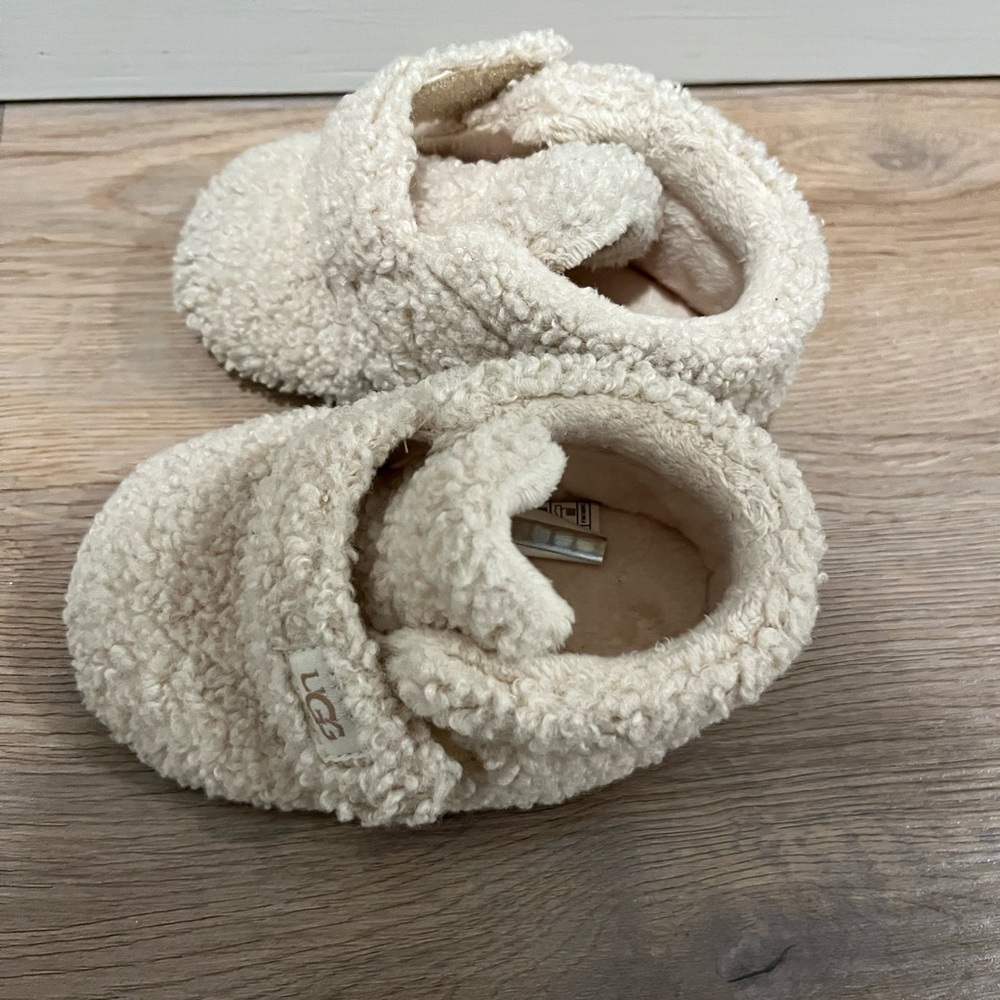 UGG Natural Curly Bixbee Bootie - Picture 3 of 4